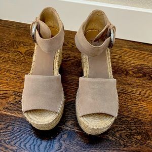 Marc Fisher Alta Platform Wedge Sandals Size 5 - Never Worn with Tags